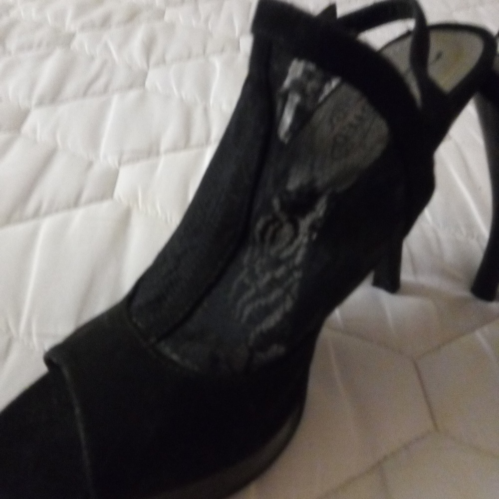 Black Shoes